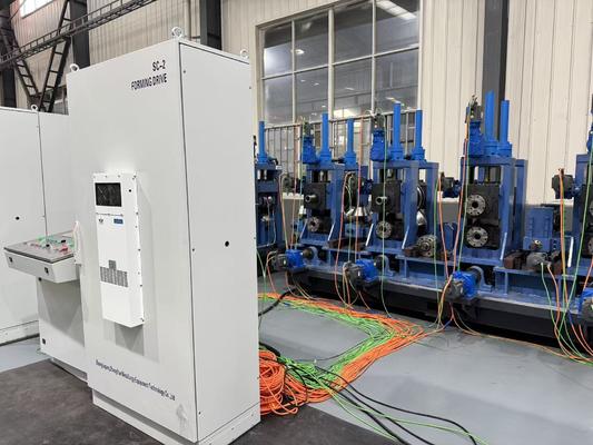 Latająca maszyna do formowania rur piłą 2-calową stalową rurą o przekroju okrągłym