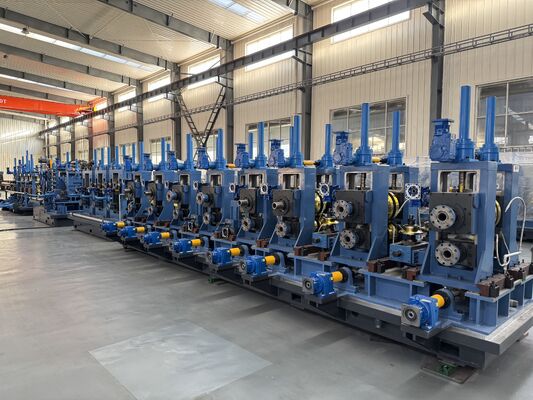 Linia produkcyjna standardowych rur stalowych BIS o średnicy zewnętrznej 88,9 mm - 219 mm Produkcja rur przemysłowych